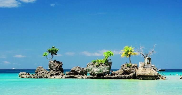 White Boracay Hotel
