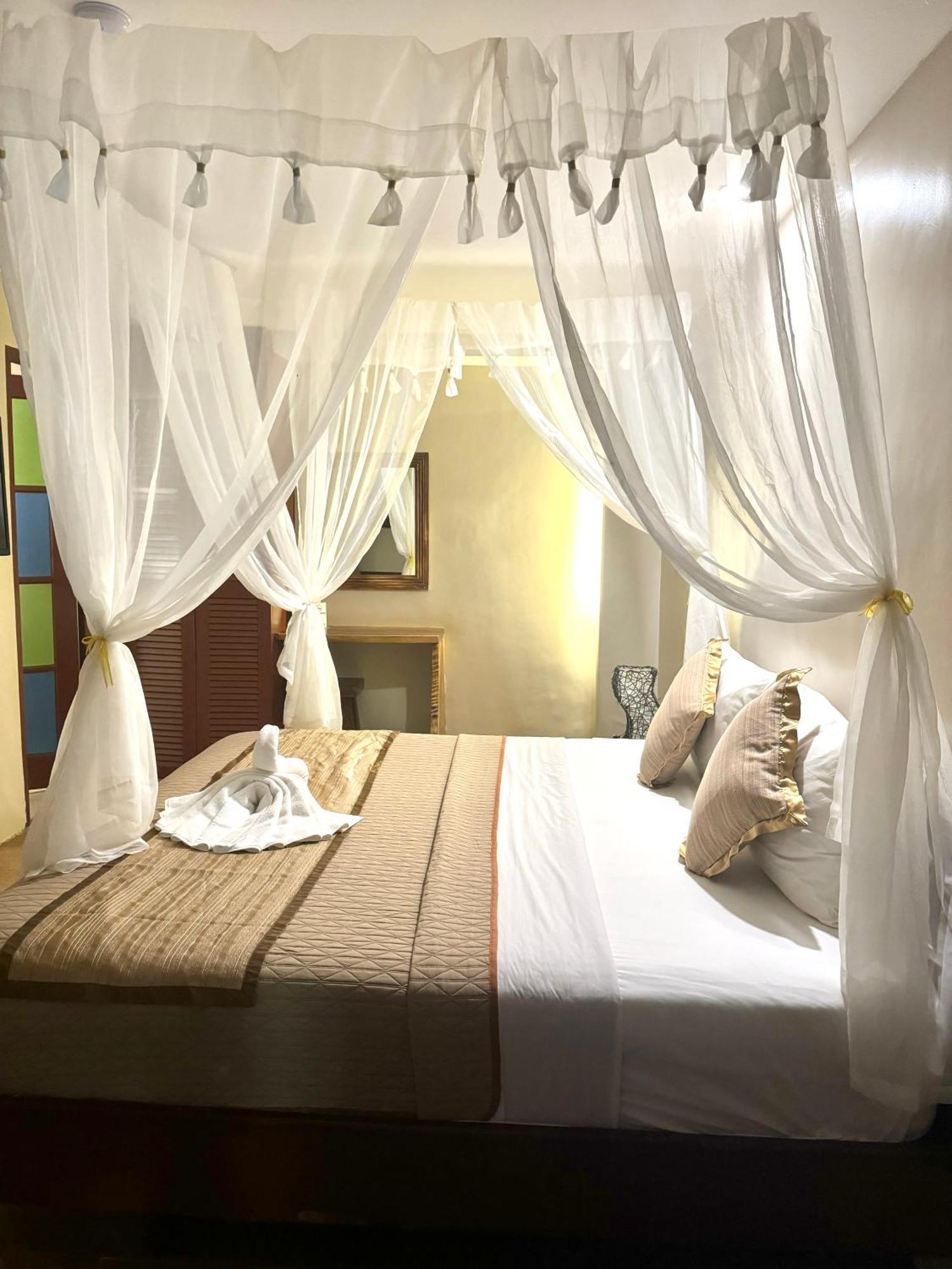White Boracay Hotel Balabag (Boracay)
