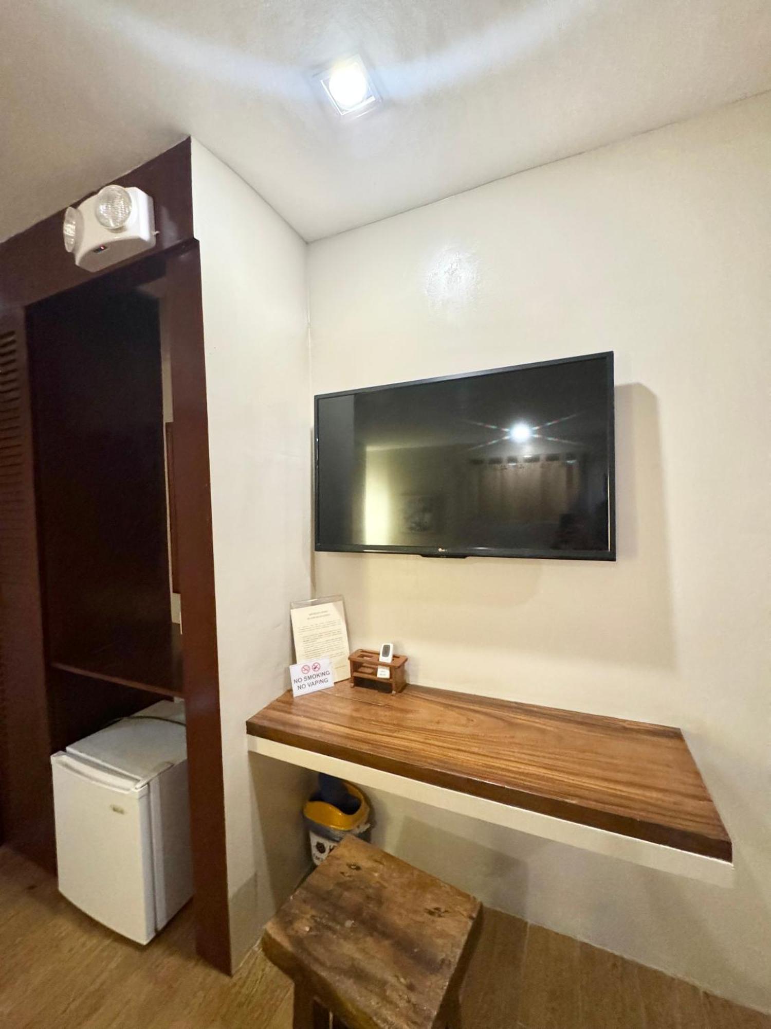 Hotel White Boracay 3*