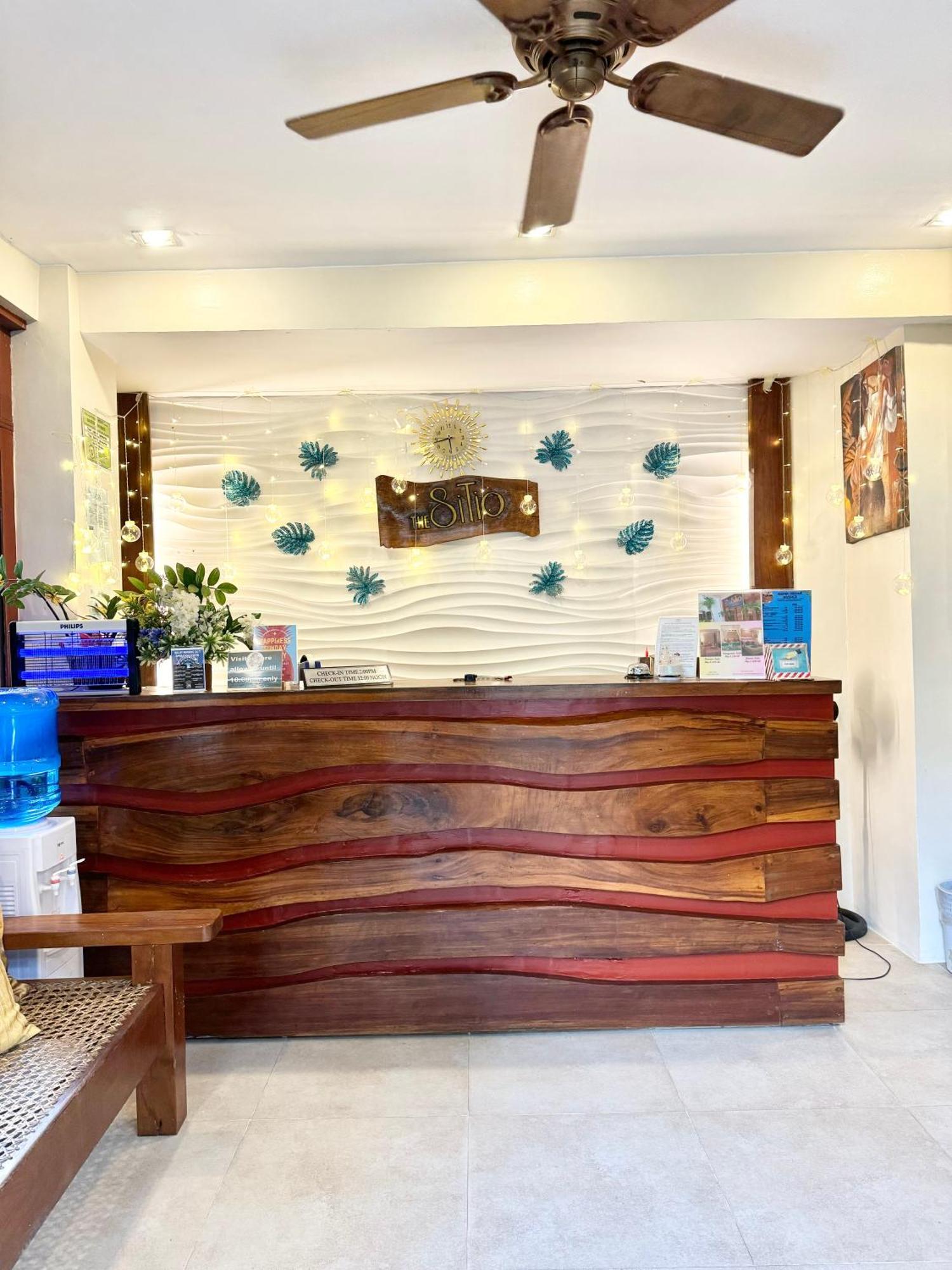 Hotel White Boracay 3*